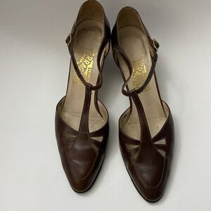 Salvatore Ferragamo Brown Leather Mary Jane Pumps Size 9